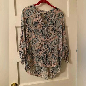 Pale sky multi color rayon women’s large blouse with 3/4 sleeve.